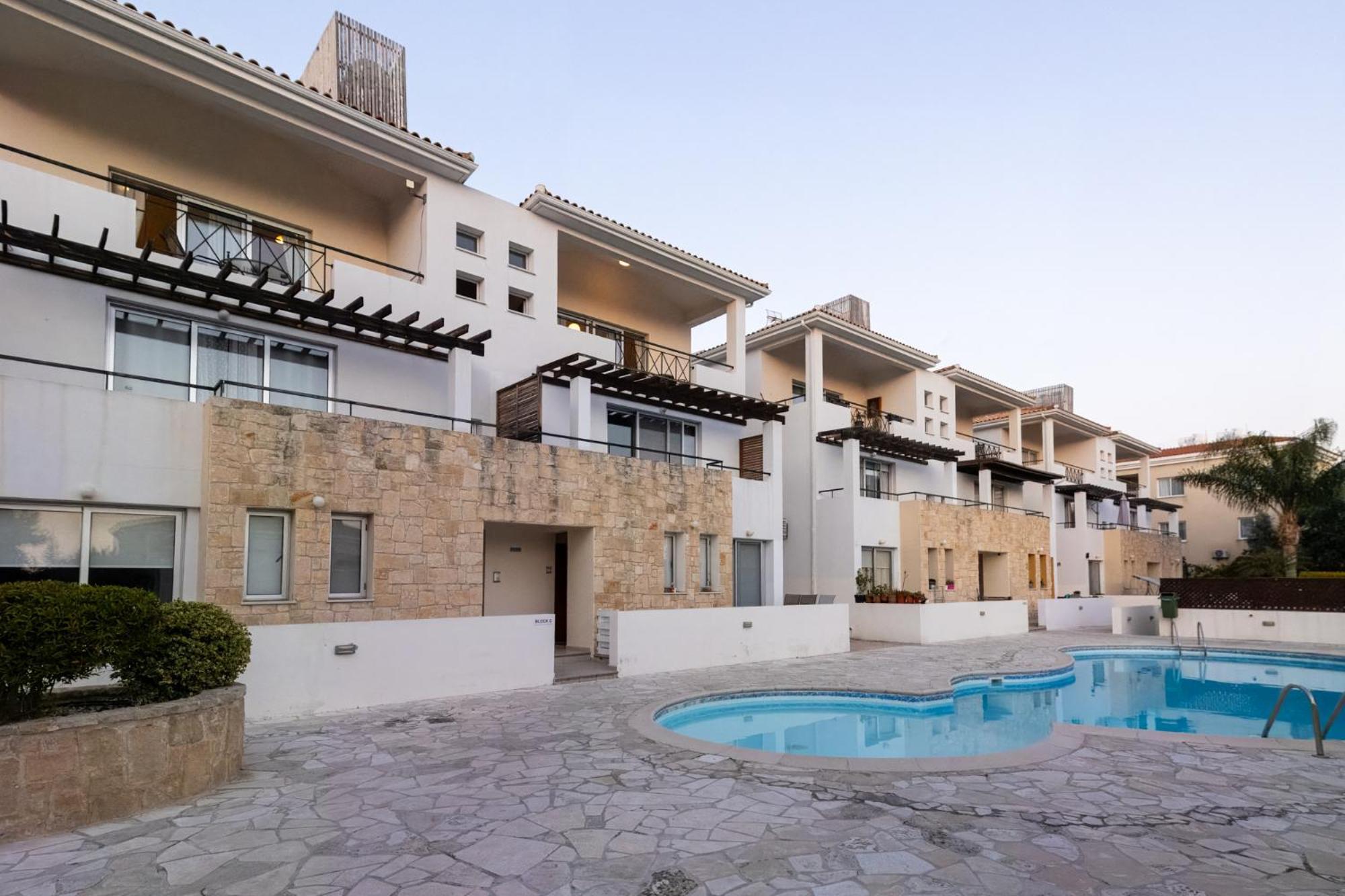 Nefeli Blue-Horizon 2B, Pool, Suites, Big Balconies بافوس المظهر الخارجي الصورة